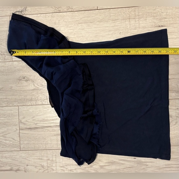 CH CAROLINA HERRERA Navy Blue One Shoulder Sleeveless Ruffle Top Size Medium - Picture 8 of 8